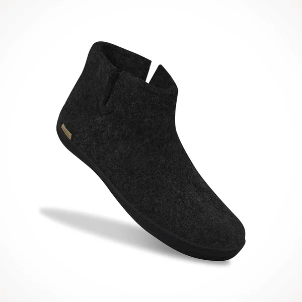 Boot with natural rubber sole - black — Unisex